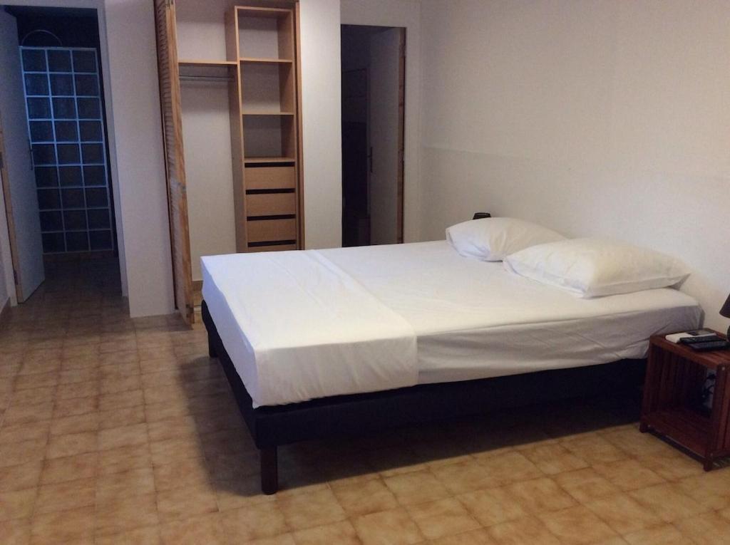 Confortable T1 Le Gosier, Wi-Fi, Piscine Dans Gite Le Gosier  Exterior photo